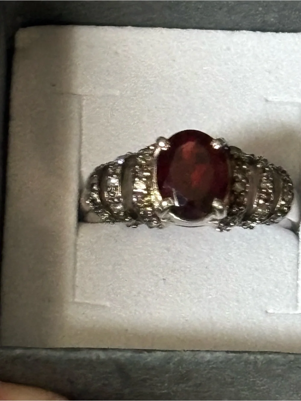 925 Sterling Silver Oval Garnet Red Gemstone Ring CZ Accents Size 8 Preloved